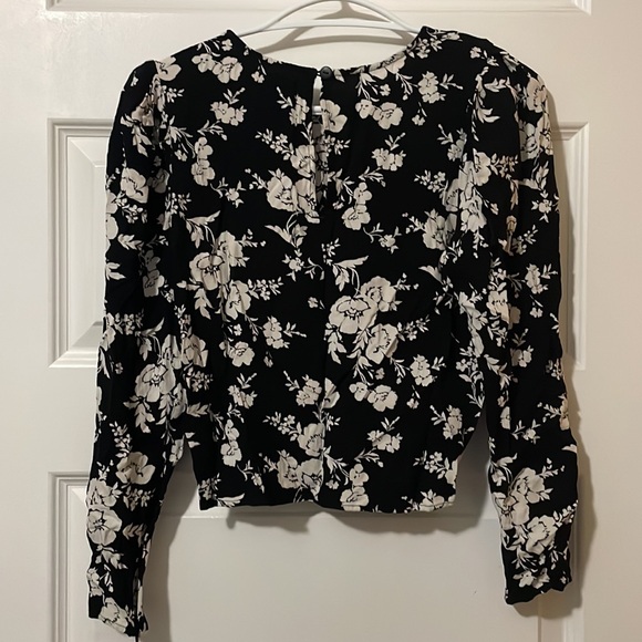 SALTWATER LUXE floral puff sleeve blouse Medium - Picture 2 of 6